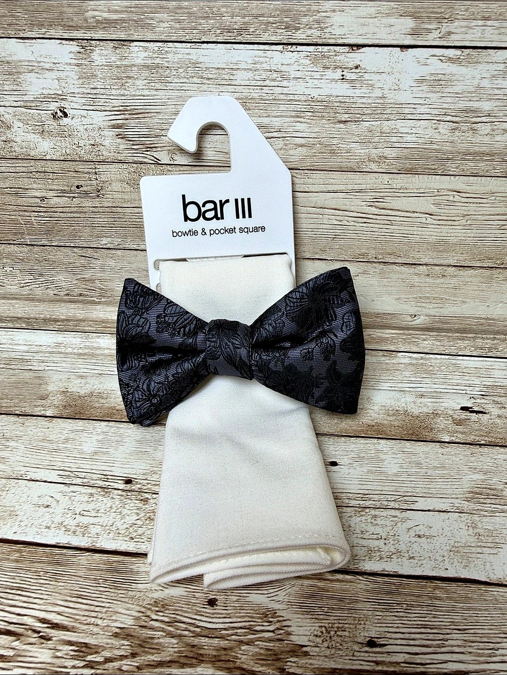 bar III Floral Bow Tie and Pocket Square Set Black & White NEW